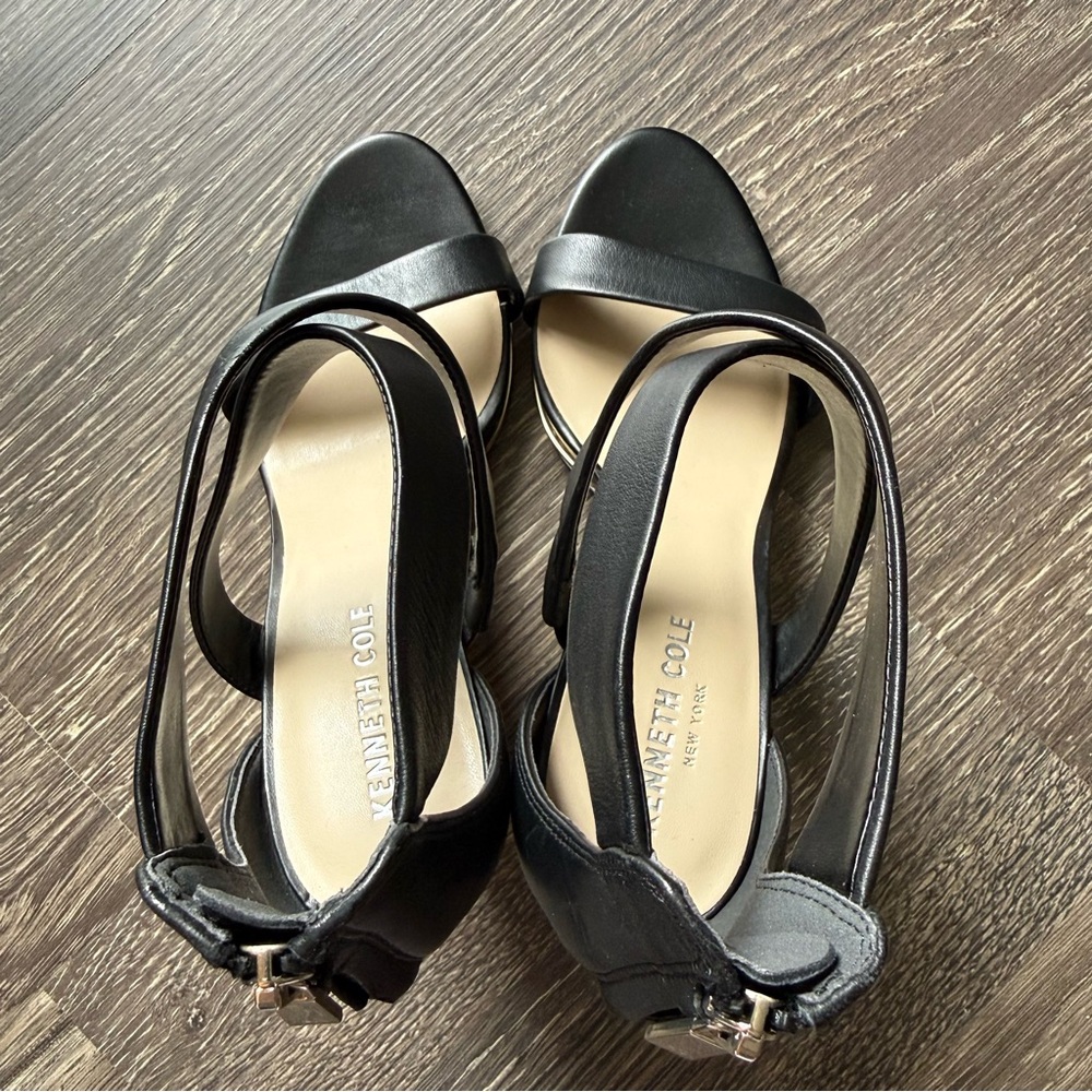 Kenneth Cole Brook Cross Sandal Leather Strappy Heels Size 8M - Picture 4 of 10
